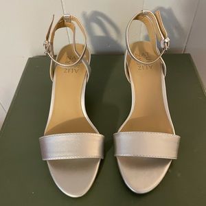 Naturalizer Heels size 7